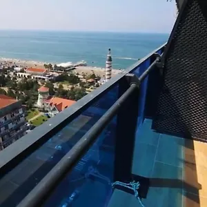 מלון דירות Hotel Orbi Sea View, באטומי